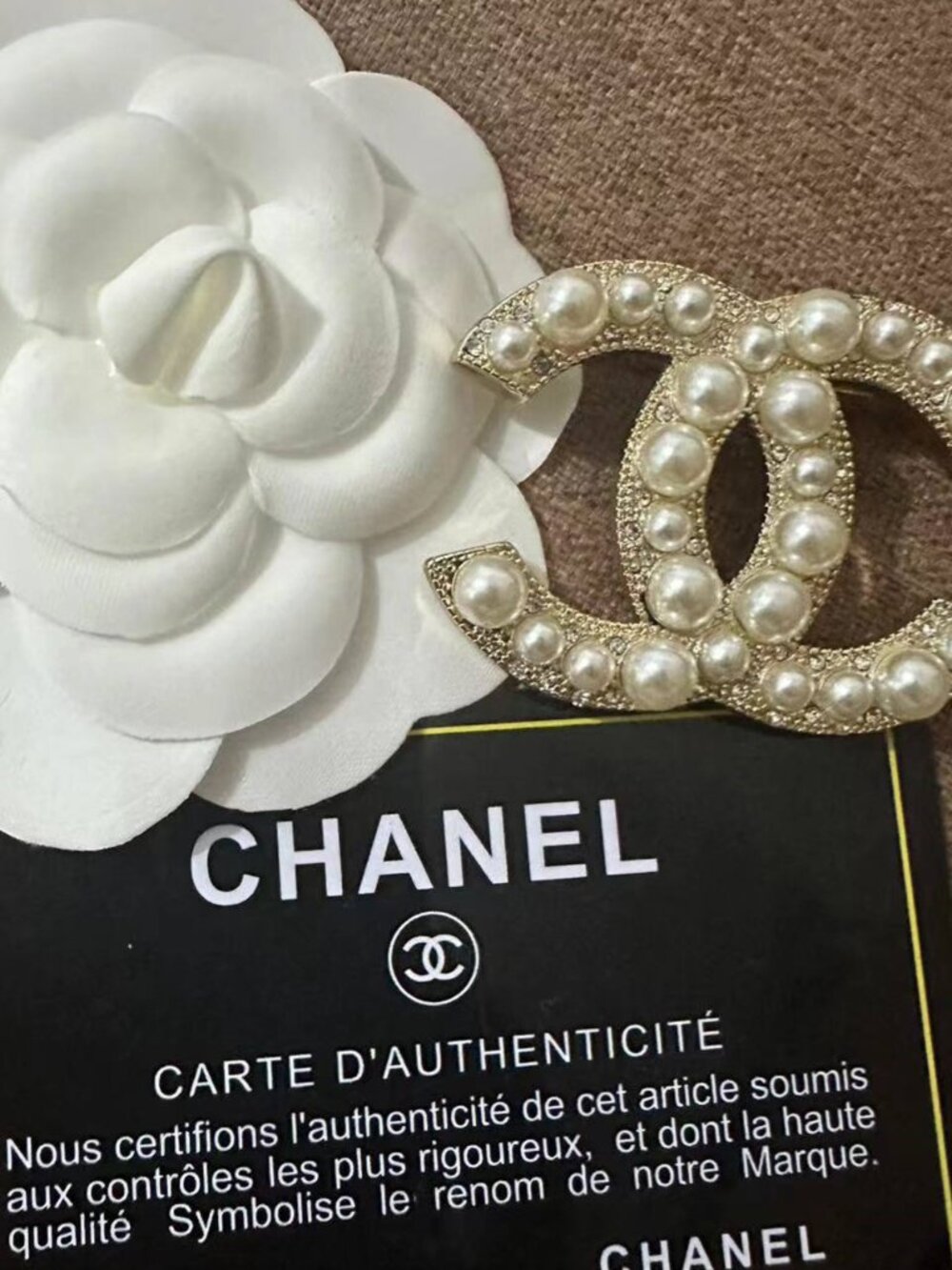 ✨Chanel Gold Pearl Brooch